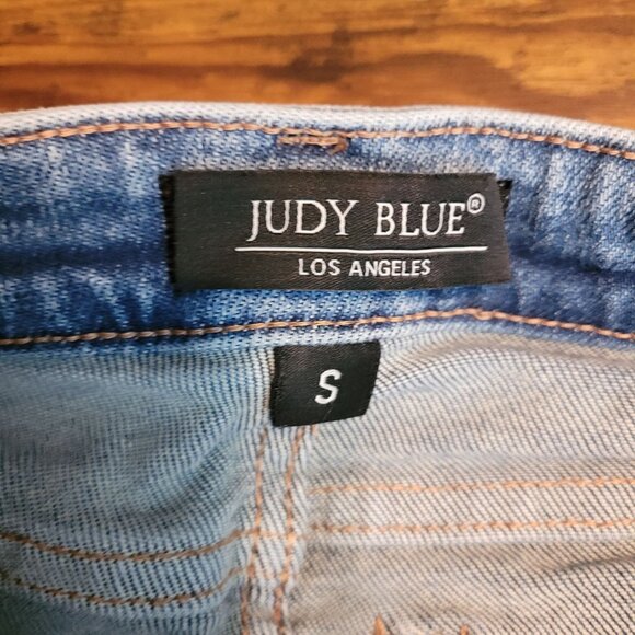 Judy Blue Jeans Shorts Size S Mid Rise Ripped Raw Hem Medium Light Wash Stretch - Picture 4 of 11